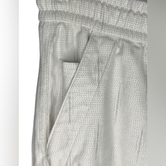 Athleta Farallon Printed Jogger Inversion Light Gray Pants Women’s Size 8 Sporty - Picture 3 of 10